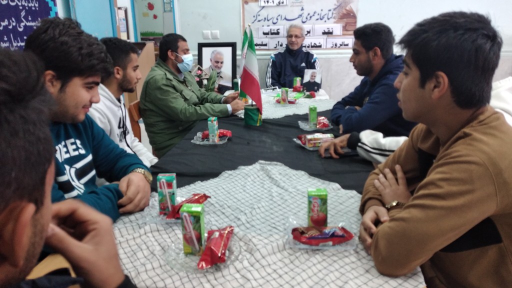 تلاشهای بیوقفه یک کتابدار برای باز شدن جای کتابخانه در دل اهالی روستای بنهگز