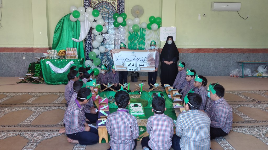 تلاشهای بیوقفه یک کتابدار برای باز شدن جای کتابخانه در دل اهالی روستای بنهگز