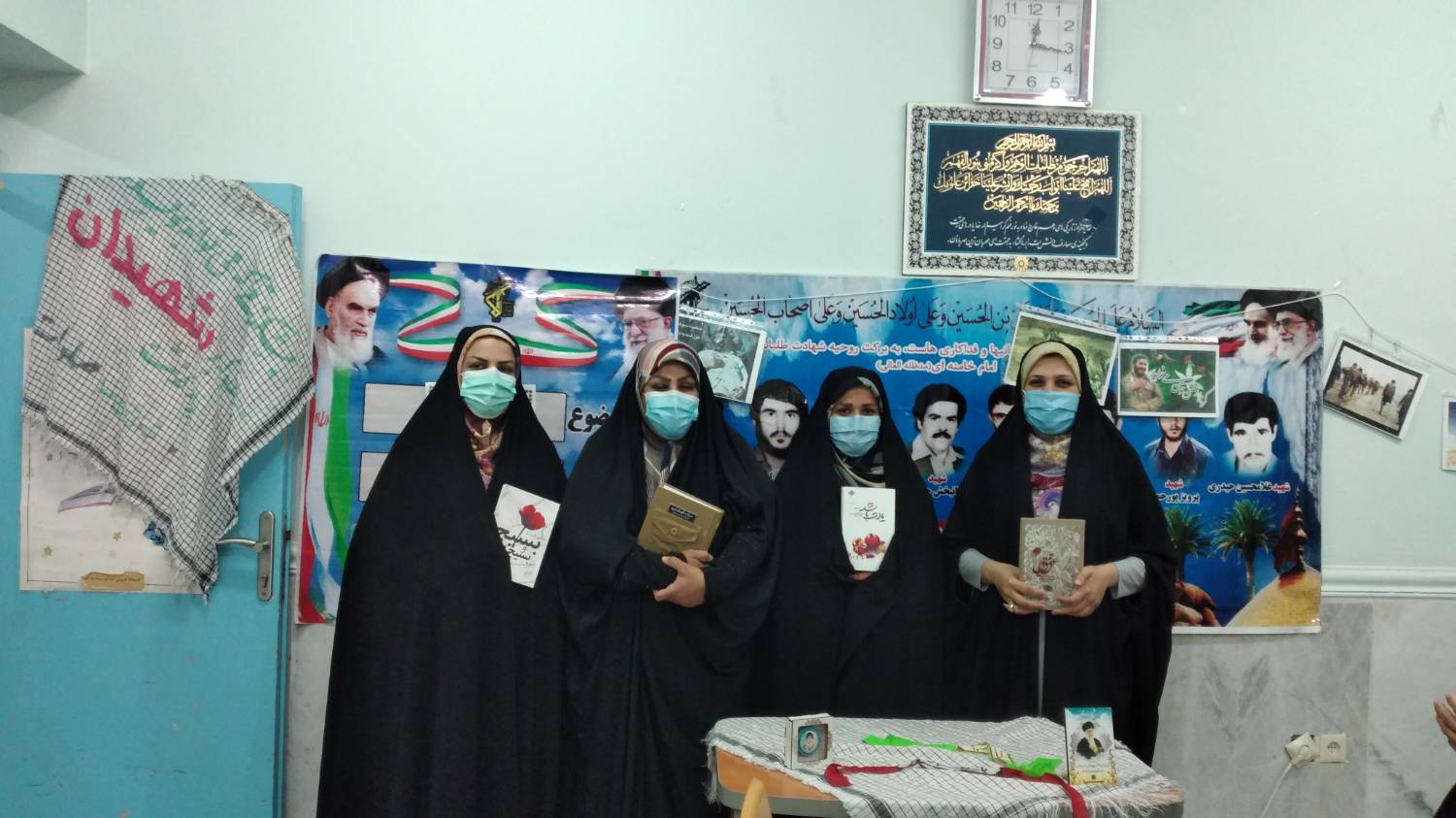 تلاشهای بیوقفه یک کتابدار برای باز شدن جای کتابخانه در دل اهالی روستای بنهگز