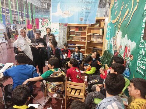 برپایی غرفه اداره‌کل کتابخانه‌های عمومی اصفهان در هجدهمین نمایشگاه قرآن و عترت