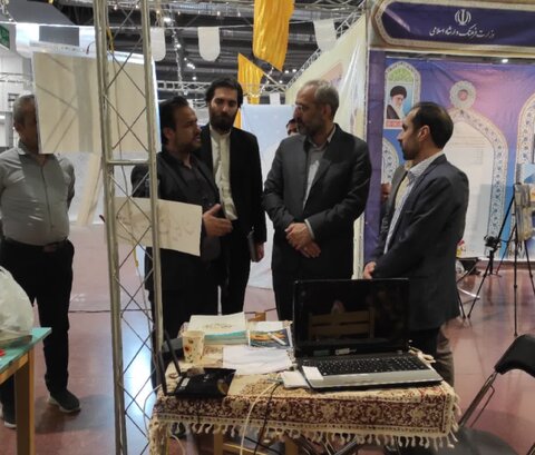 برپایی غرفه اداره‌کل کتابخانه‌های عمومی اصفهان در هجدهمین نمایشگاه قرآن و عترت