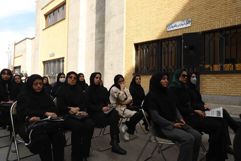 وداع با پیکر دکتر پرویز اذکایی در کتابخانه مرکزی همدان