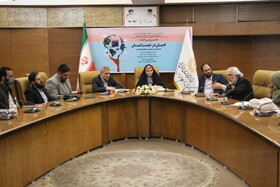 در نشست نقد و بررسی کتاب «ادیان در خدمت انسان»