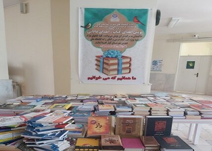 اهدای بیش از ۷۰۰ جلد کتاب به کتابخانههای عمومی شهرستان کوثر