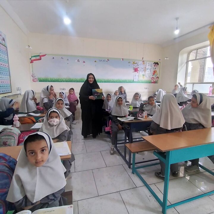 منابع مسابقه جشنواره کتابخوانی رضوی در مدرسه شهرستان اشتهارد معرفی شد