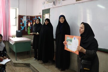 تبلیغ و اطلاع رسانی جشنواره کتابخوانی رضوی در مدارس شهر قزوین