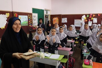 تبلیغ و اطلاع رسانی جشنواره کتابخوانی رضوی در مدارس شهر قزوین