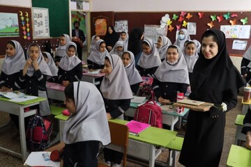 تبلیغ و اطلاع رسانی جشنواره کتابخوانی رضوی در مدارس شهر قزوین