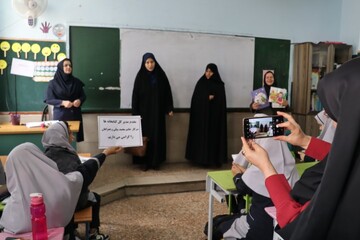 تبلیغ و اطلاع رسانی جشنواره کتابخوانی رضوی در مدارس شهر قزوین