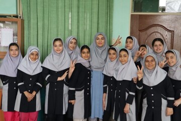 تبلیغ و اطلاع رسانی جشنواره کتابخوانی رضوی در مدارس شهر قزوین