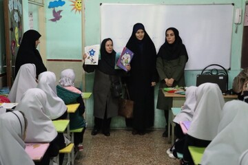 تبلیغ و اطلاع رسانی جشنواره کتابخوانی رضوی در مدارس شهر قزوین