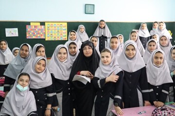 تبلیغ و اطلاع رسانی جشنواره کتابخوانی رضوی در مدارس شهر قزوین