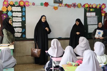 تبلیغ و اطلاع رسانی جشنواره کتابخوانی رضوی در مدارس شهر قزوین