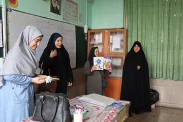 تبلیغ و اطلاع رسانی جشنواره کتابخوانی رضوی در مدارس شهر قزوین