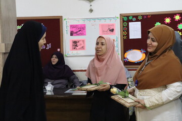 تبلیغ و اطلاع رسانی جشنواره کتابخوانی رضوی در مدارس شهر قزوین