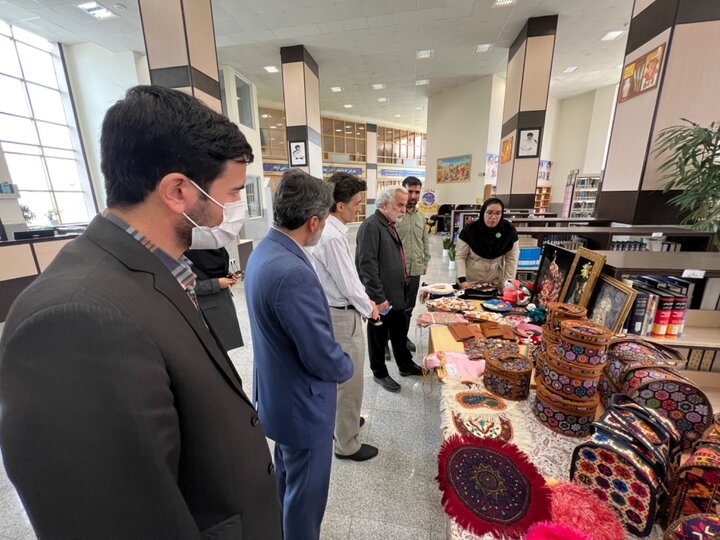 کتابخانه مکانی برای زندگی، اندیشیدن و باهم بودن است