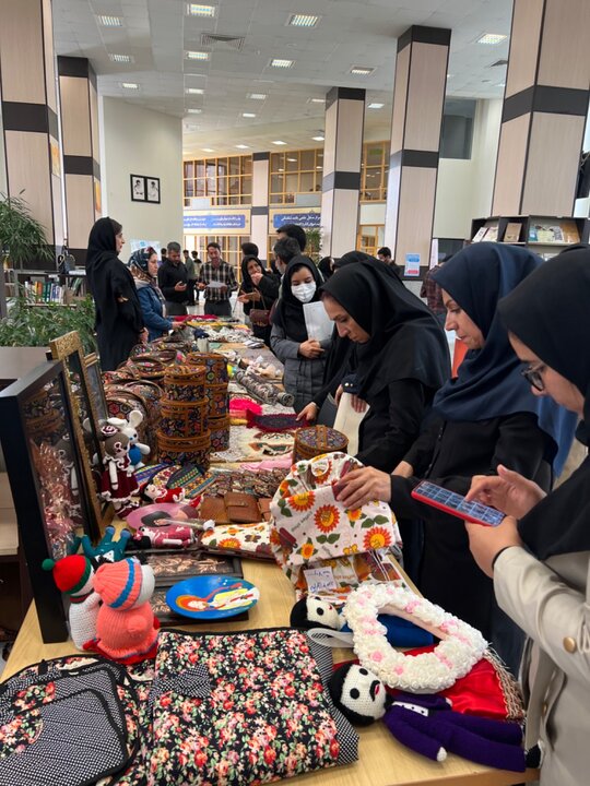 کتابخانه مکانی برای زندگی، اندیشیدن و باهم بودن است