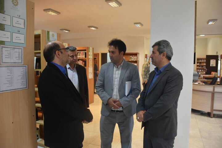 یکی از راههای آسیبزدایی در جامعه ارتباط بیشتر مردم با کتاب و کتابخانه است