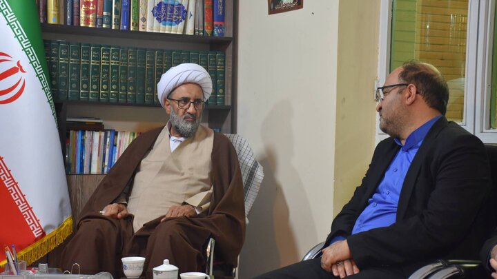 یکی از راههای آسیبزدایی در جامعه ارتباط بیشتر مردم با کتاب و کتابخانه است