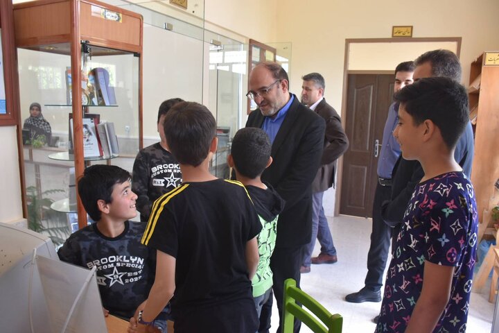 یکی از راههای آسیبزدایی در جامعه ارتباط بیشتر مردم با کتاب و کتابخانه است