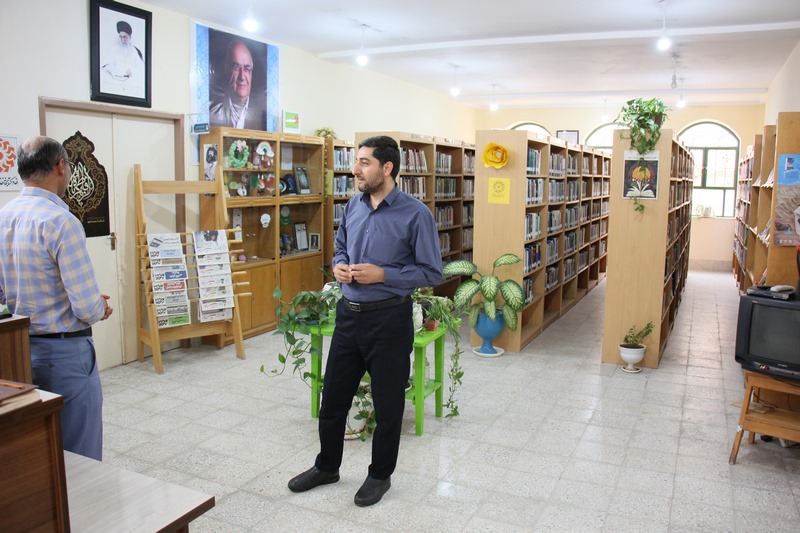 به دنبال بازطراحی و بهروزرسانی جلوههای بصری کتابخانههای استان هستیم