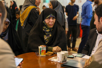 بازدید فاطمه قاسم پور نماینده مجلس شورای اسلامی از غرفه نهاد در نمایشگاه کتاب