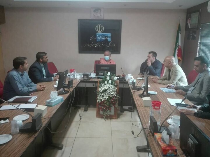 بازدید مدیرکل عمرانی و مدیرکل امور کتابخانههای نهاد از پروژه بازسازی کتابخانه شهید دستغیب شیراز