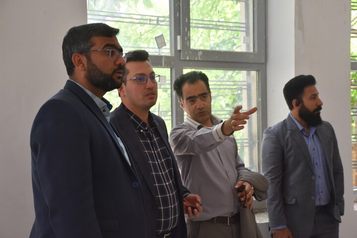 بازدید مدیرکل عمرانی و مدیرکل امور کتابخانههای نهاد از پروژه بازسازی کتابخانه شهید دستغیب شیراز