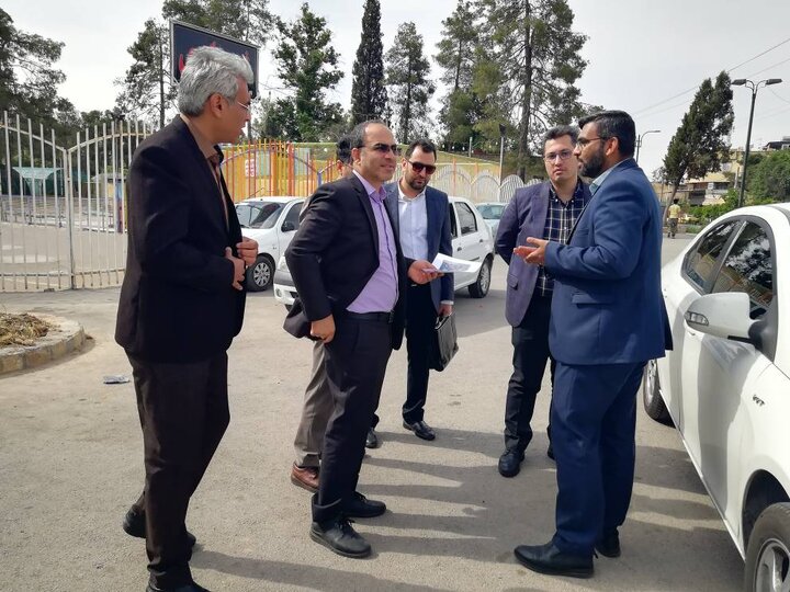 بازدید مدیرکل عمرانی و مدیرکل امور کتابخانههای نهاد از پروژه بازسازی کتابخانه شهید دستغیب شیراز