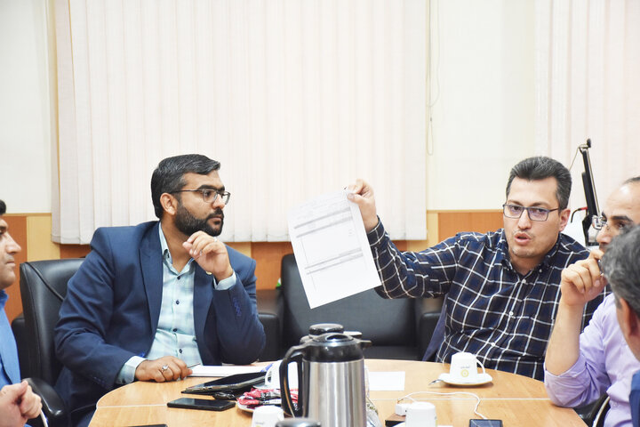 بازدید مدیرکل عمرانی و مدیرکل امور کتابخانههای نهاد از پروژه بازسازی کتابخانه شهید دستغیب شیراز