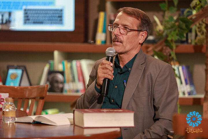 زبان پارسی نمی تواند بدون حماسه باشد