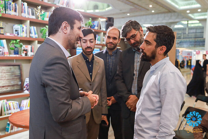 شورای نگهبان حامی نهاد کتابخانههای عمومی کشور است