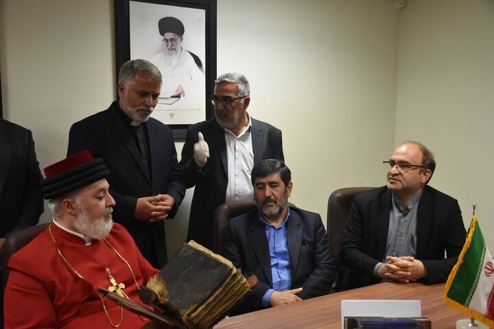 قدردانی از اهتمام ویژه نهاد کتابخانههای عمومی کشور در حفظ نسخ خطی کتب آسمانی