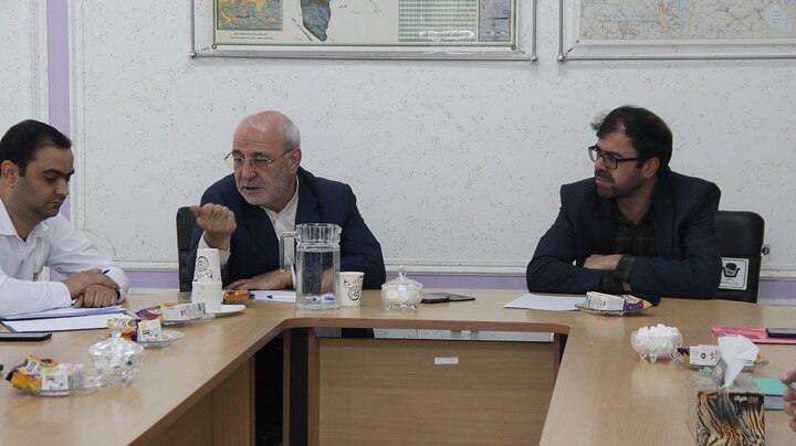 نشست مدیرکل کتابخانه‌های عمومی اصفهان با دبیر هئیت رئیسه مجلس شورای اسلامی