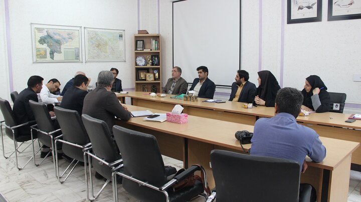 نشست مدیرکل کتابخانه‌های عمومی اصفهان با دبیر هئیت رئیسه مجلس شورای اسلامی