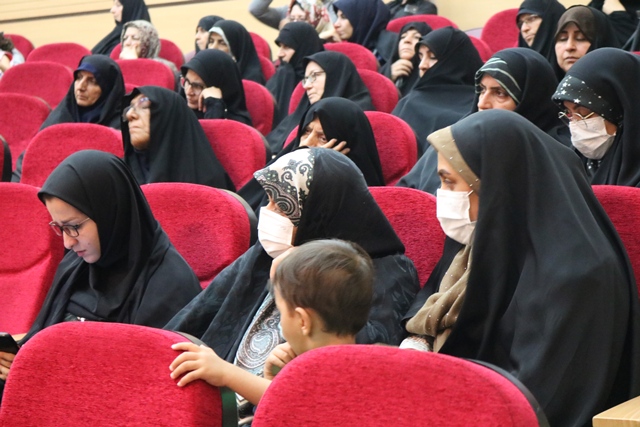 نشست محفل ادبی پنجره فولاد در سمنان برگزار شد