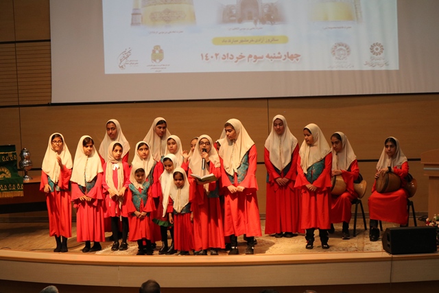 نشست محفل ادبی پنجره فولاد در سمنان برگزار شد