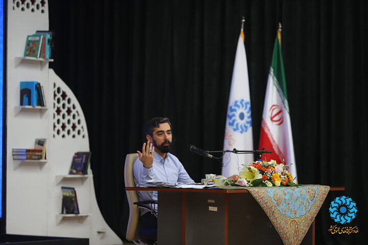 ضرورت استفاده از همه ظرفیتهای کتابخانه و حل مشکلات معیشتی همکاران/ راهاندازی اولین کتابخانه الکترونیک در تهران/ عضویت همه مردم ایران در طرح جدید عضویت کتابخانهها