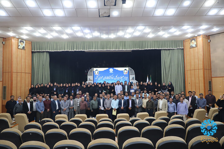 ضرورت استفاده از همه ظرفیتهای کتابخانه و حل مشکلات معیشتی همکاران/ راهاندازی اولین کتابخانه الکترونیک در تهران/ عضویت همه مردم ایران در طرح جدید عضویت کتابخانهها