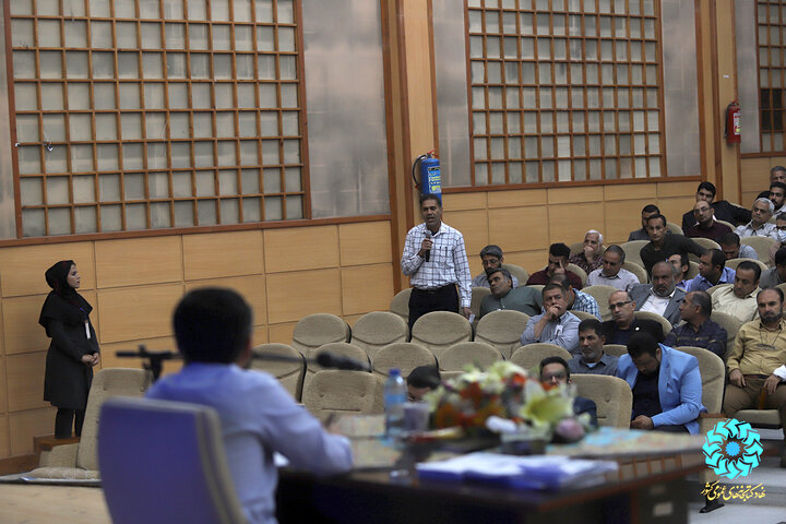 ضرورت استفاده از همه ظرفیتهای کتابخانه و حل مشکلات معیشتی همکاران/ راهاندازی اولین کتابخانه الکترونیک در تهران/ عضویت همه مردم ایران در طرح جدید عضویت کتابخانهها