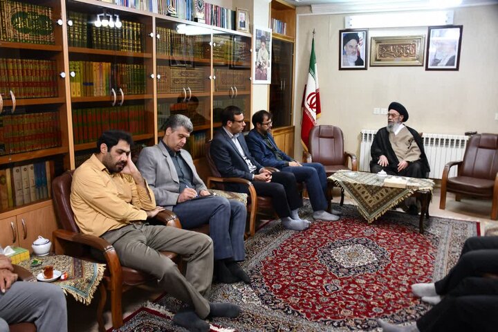 ترویج فرهنگ کتابخوانی همراه با انتخاب کتاب مفید، حائز اهمیت است