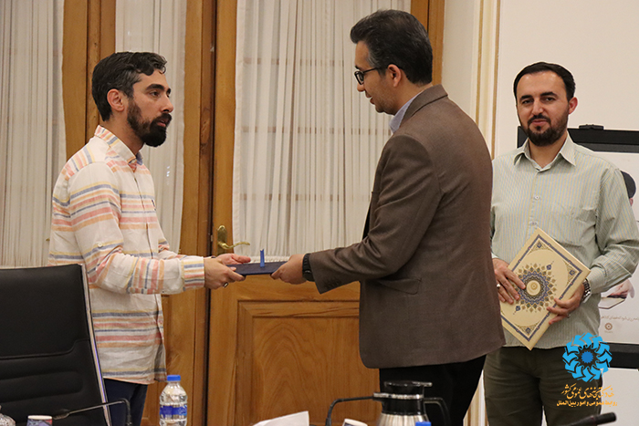 ایجاد نیاز و ترویج کتابهای خوب بخشی از کار کتابخانههای عمومی است