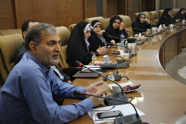 محفل شعر خوانی «پنجره هشتم» به مناسبت میلاد امام رضا(ع) برگزار شد