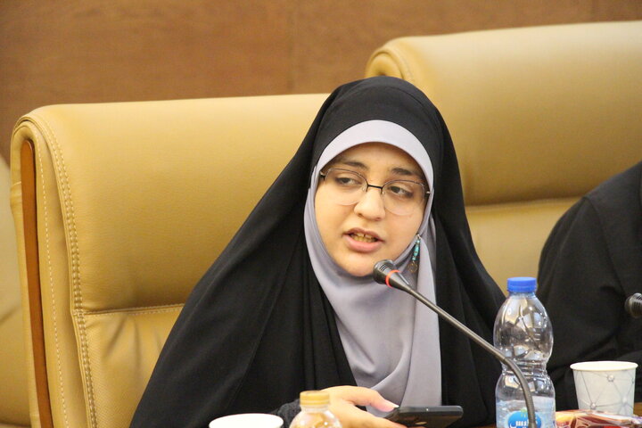 محفل شعر خوانی «پنجره هشتم» به مناسبت میلاد امام رضا(ع) برگزار شد