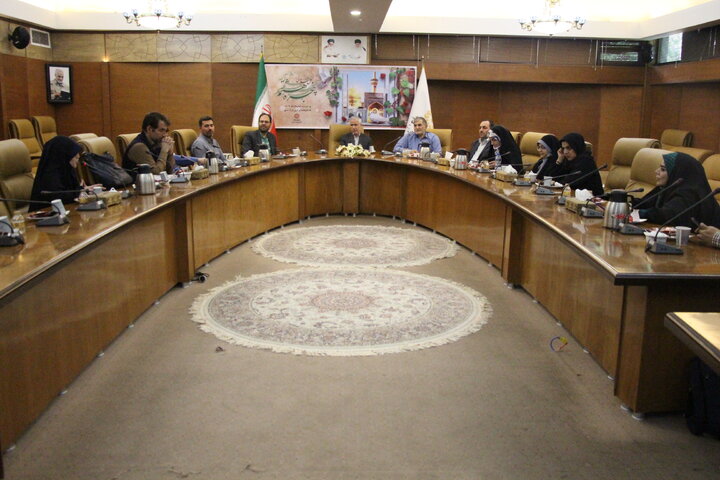 محفل شعر خوانی «پنجره هشتم» به مناسبت میلاد امام رضا(ع) برگزار شد