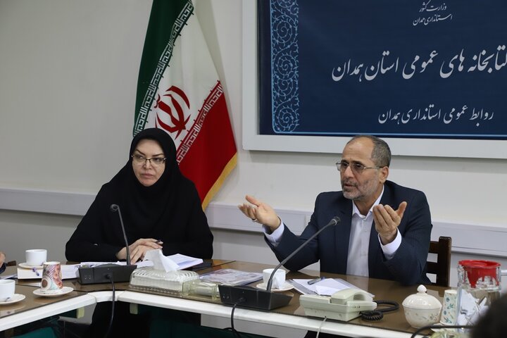 کتابخانههای عمومی یک شبکه بی نظیر در کشور هستند