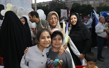 «ایستگاه کتابخوان رضوی» به مناسبت دهه کرامت و در آستانه میلاد حضرت رضا(ع) در مشهد