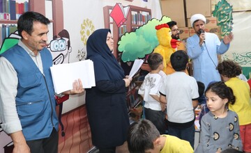 «ایستگاه کتابخوان رضوی» به مناسبت دهه کرامت و در آستانه میلاد حضرت رضا(ع) در مشهد