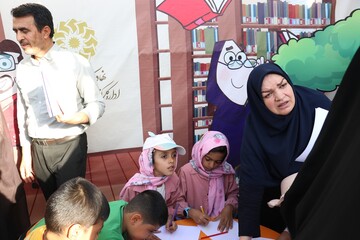 «ایستگاه کتابخوان رضوی» به مناسبت دهه کرامت و در آستانه میلاد حضرت رضا(ع) در مشهد