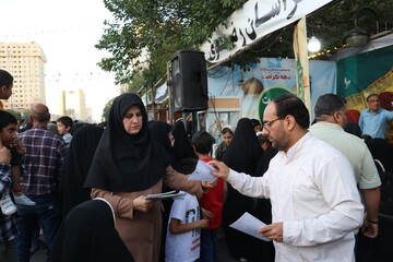 «ایستگاه کتابخوان رضوی» به مناسبت دهه کرامت و در آستانه میلاد حضرت رضا(ع) در مشهد